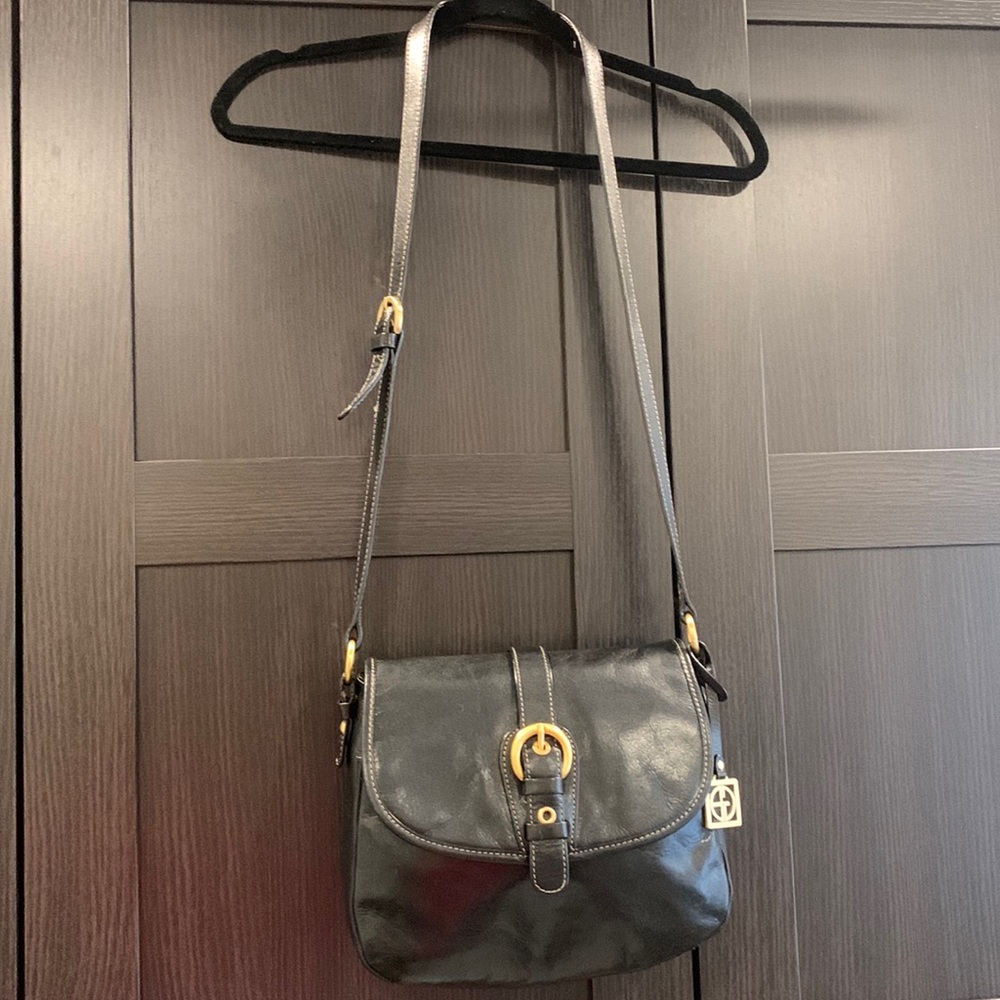 Gorgeous genuine leather crossbody by Giani Bernini